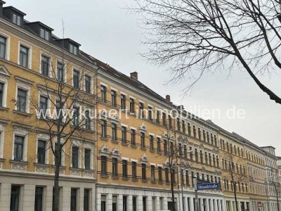 Gepflegte 2-Zimmer-DG-Wohnung mit Balkon in attraktiver Denkmalimmobilie in Leipzig-Altlinenau
