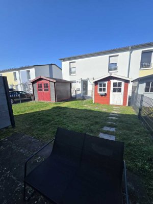 Modernes Reihenmittelhaus mit Garten, Terrasse & Stellplätzen in ruhiger Lage
