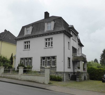 Altbauwohnung in ruhiger Zentrumslage - Gartenmitbenutzung, Stellplatz