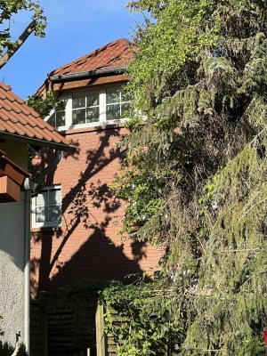 TOLLE Doppelhaushälfte mit sehr sonnigem Grundstück + Garage