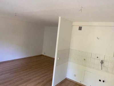 Helle 2-Raum-Wohnung mit Balkon und Blick ins Grüne