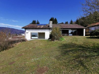 Grafling b. Deggendorf: Wohnhaus m. Fernblick u. 1.100 m2 Grundstück in herrlicher Randlage!