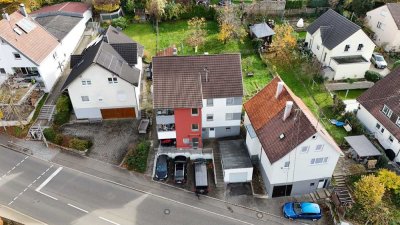 Familienidylle unter der Achalm – Gepflegtes Zweifamilienhaus mit Garten & vielen Möglichkeiten