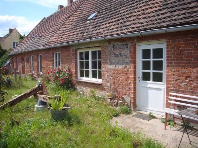 Ländlich gelegenes Doppelhaus  mit schöner Werkstatt und Potential - teilsaniert -