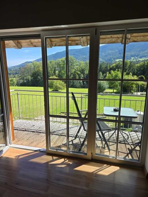 Lichtdurchflutete Loft-Wohnung mit Balkon, Garten & Stellplatz im Grünen