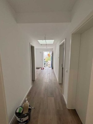 Weiterstadt-Kernstadt. Neubau-Erstbezug. Erdgeschoss mit Freisitz