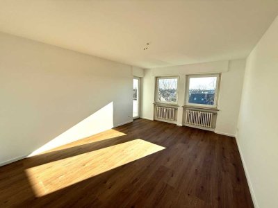 Erstbezug nach Sanierung mit Balkon: Geschmackvolle 2-Zimmer-Wohnung mit geh. Innenausstattung