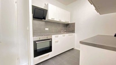 TOP 4-Raum-Wohnung mit  Balkon, Einbauküche und Top-Fernseher!