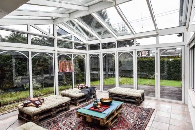 Stilvolle Erdgeschosswohnung 
mit Wintergarten, in Toplage