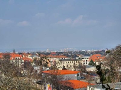 Toller Ausblick, Südbalkon, nette Mieterin - hier ist Ihre Kapitalanlage!