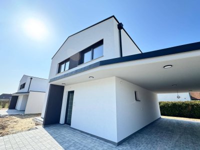 Schlüsselfertiges Neubau Einfamilienhaus (110 m²) mit Grünbereich und Carport in Güssing