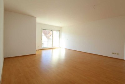 Helle 2 Zimmer mit zwei Balkonen in ruhiger Seitenstraße! Aufzug + Fußbodenheizung