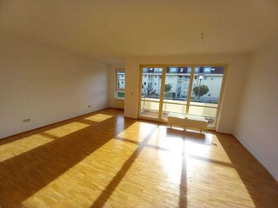 Tolle Lage! Moderne 2-Zimmer-Wohnung mit Balkon + TG-Platz!