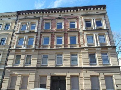MD-Sudenburg: Geräumige 1-Zimmer-Wohnung mit Balkon (Gartenseite), sep. Küche, Laminat & Badewanne
