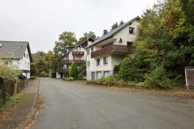 Großes Haus. 3 Wohnungen realisierbar!