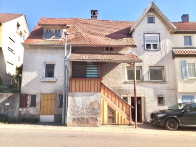 *** Charmvolles Einfamilienhaus mit tollen Ausbaumöglichkeiten ***