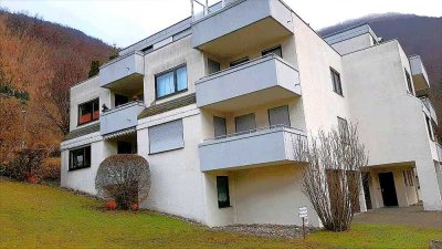 Charmante 2,5-Zimmer-Erdgeschosswohnung mit traumhaftem Blick auf die Burg Hohenurach