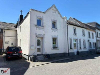 Einfamilienhaus mit Einliegerwohnung und viel Potenzial