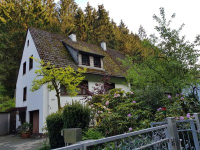 Etagenwohnung zu vermieten  im alleinstehenden Haus