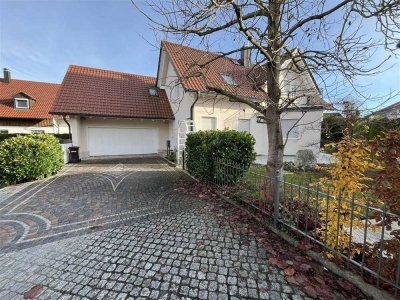 Einfamilienhaus mit großzügiger Wohnfläche, Sauna und Garten – Vermietung auf ca. 4 Jahre