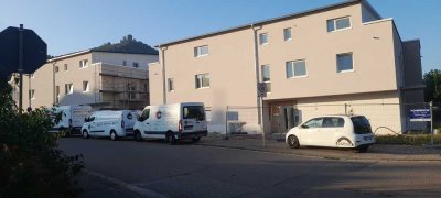 Erstbezug mit Balkon: Geschmackvolle 4-Zimmer-Wohnung mit gehobener Innenausstattung in Annweiler