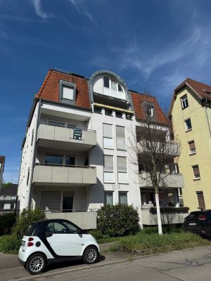 TOP! Tolle 2-Zi.-Whg mit großem Balkon + EBK + Duplex-Parker * BJ 1992 * ES-Pliensauvorstadt