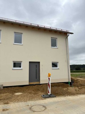 Moderne Neubau-Doppelhaushälfte inkl. Garten und Carport - Oberfeldring 20, 85419 Mauern