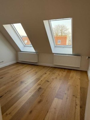 WG Zimmer in schöner drei Zimmer Wohnung (saniert und Erstbezug)