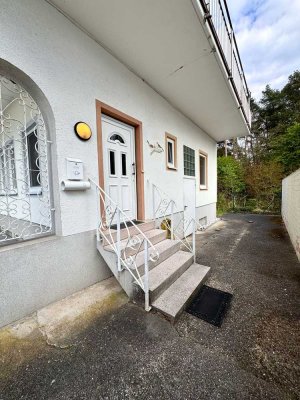Helle Wohnung mit eigenem Garten