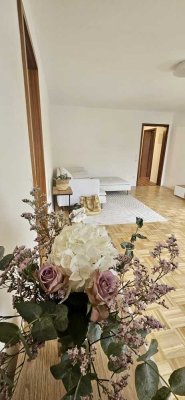 Exklusive 2-Zimmer-Wohnung mit EBK in Unterhaching