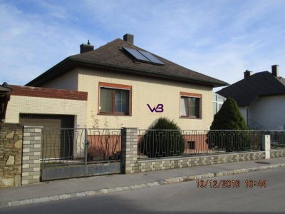 3 Zimmer-Einfamilienhaus mit großen Garten und Garage zum Mieten!