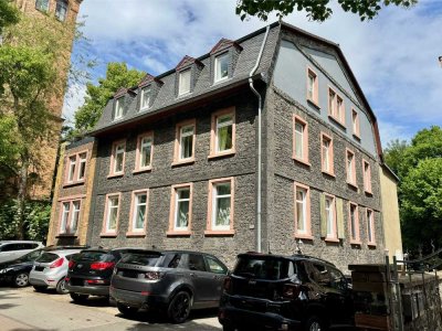 Altbau-Charme am Main – Ihre stilvolle Wohnung in Toplage