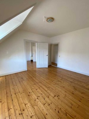 Helle, ruhige und gemütliche 2 ZKB Dachgeschoßwohnung in MA-Schwetzinger Vorstadt