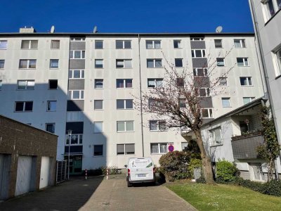 Diese helle, bezugsfreie 3-Zimmer Wohnung mit Balkon wartet auf Sie !