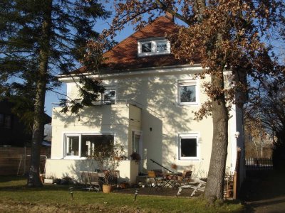 Planegg, 2,5 Zimmer DG-Wohnung in 3-Familienhaus