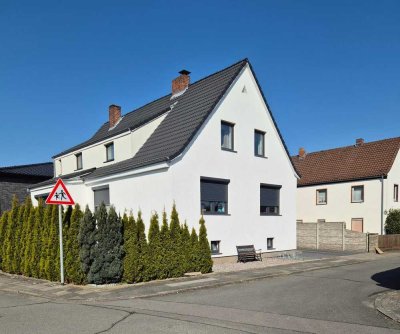 Kernsaniertes Zweifamilienhaus in ruhiger Lage im Sandkamp