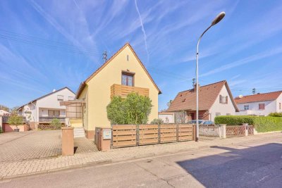 Kernsaniertes freistehendes Einfamilienhaus !!