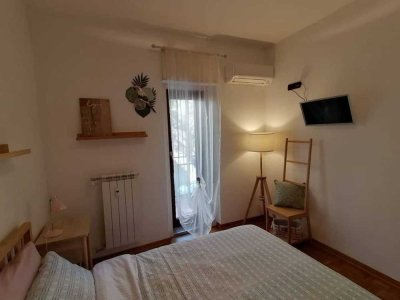 Geschmackvolle, sanierte 2-Raum-Wohnung mit Balkon und EBK in Leverkusen