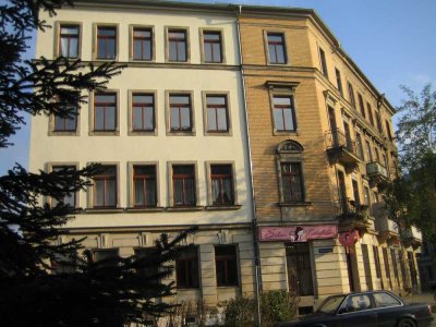 Freundliche, modernisierte 1,5-Zimmer-Wohnung zur Miete in Zwickauer Straße, Dresden