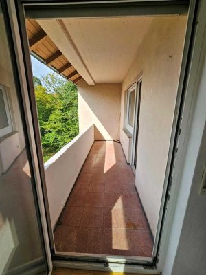 Helle attraktive sanierte Wohnung mit flexiblem Grundriss und Balkon