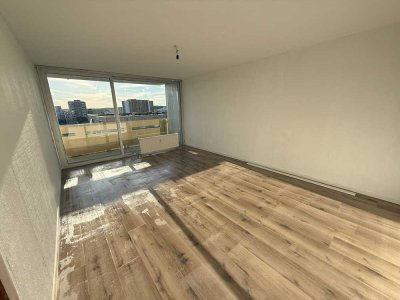 Erstbezug nach Sanierung mit Balkon und EBK: Stilvolle 3-Raum-Wohnung in Dietzenbach