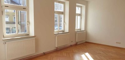 Schöne helle Altbauwohnung in guter Lage