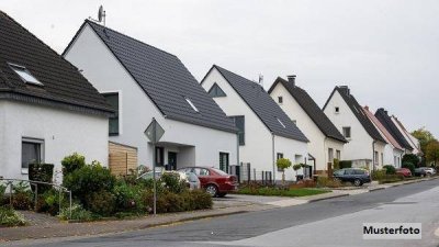 Kompaktes Reihenhaus mit Terrasse &amp; Stellplatz – ideal für Paare oder kleine Familien