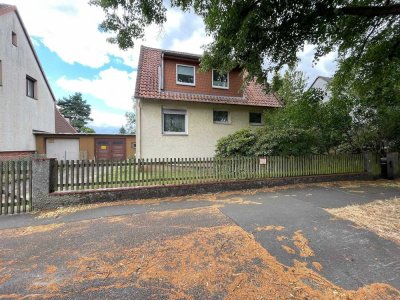 Ein- bis Zweifamilienhaus mit Garage & Schwimmteich in Ledeburg