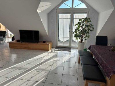 Moderne 4-Zimmer Maisonette-Wohnung mit Carport in Herzogenaurach