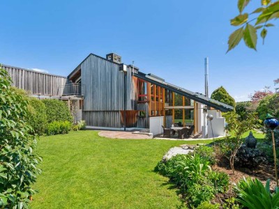Architektenhaus mit hochwertiger Ausstattung und traumhaft schönem Garten in Schongau