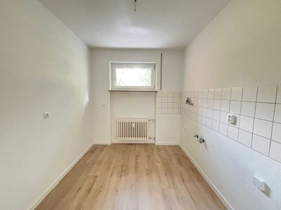 Schöne familienfreundliche 3-Zimmer-Wohnung mit Loggia nähe Kuhsee zu vermieten