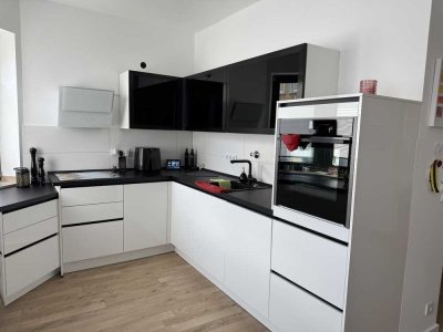 Exklusive 3-Raum-Wohnung mit gehobener Innenausstattung mit EBK in Neuss
