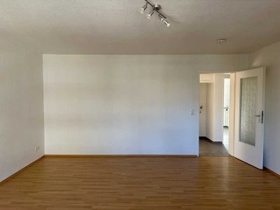 Frisch renovierte 3 - Zimmer Wohnung