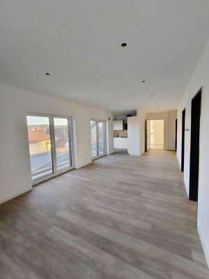 helle Dachgeschosswohnung mit großer Terrasse